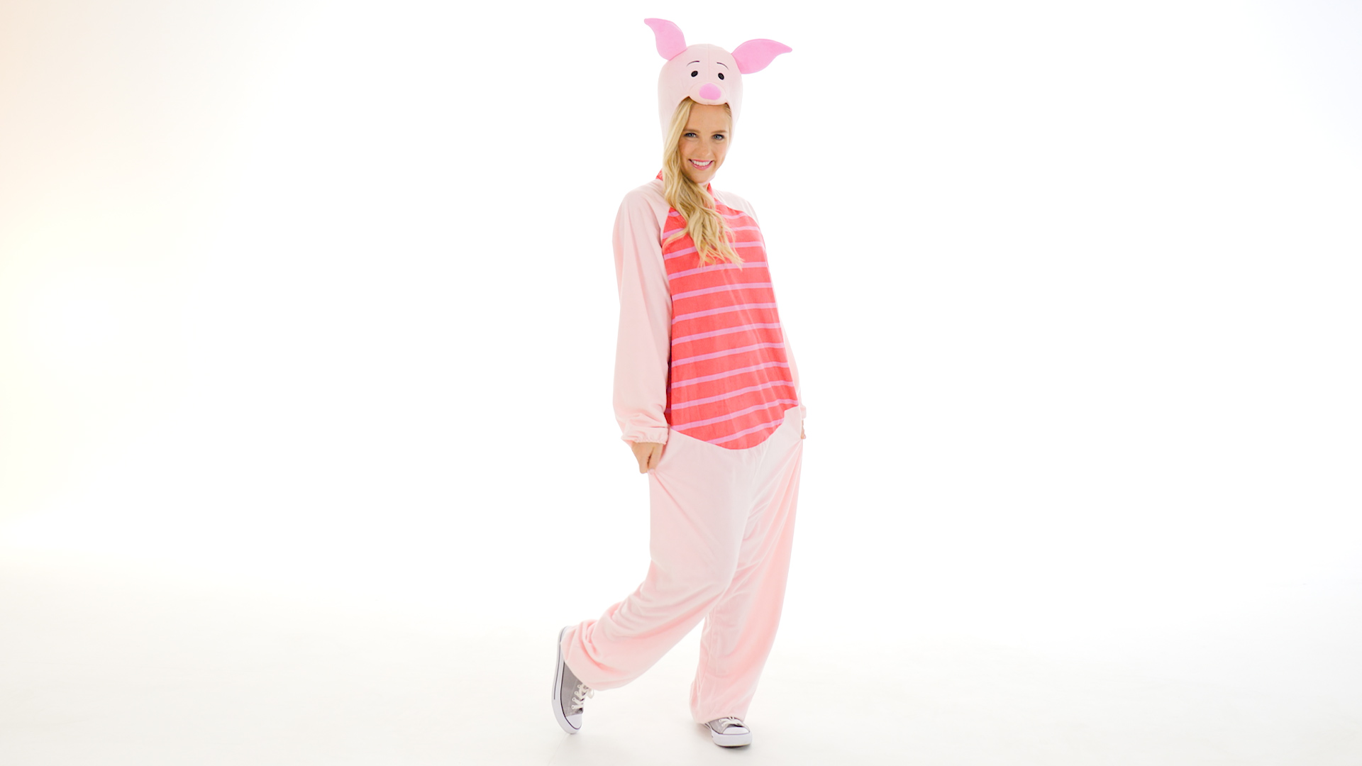 Be transformed in to the gallant and lovable Piglet this Halloween in this Winnie the Pooh Piglet Deluxe Adult Costume.